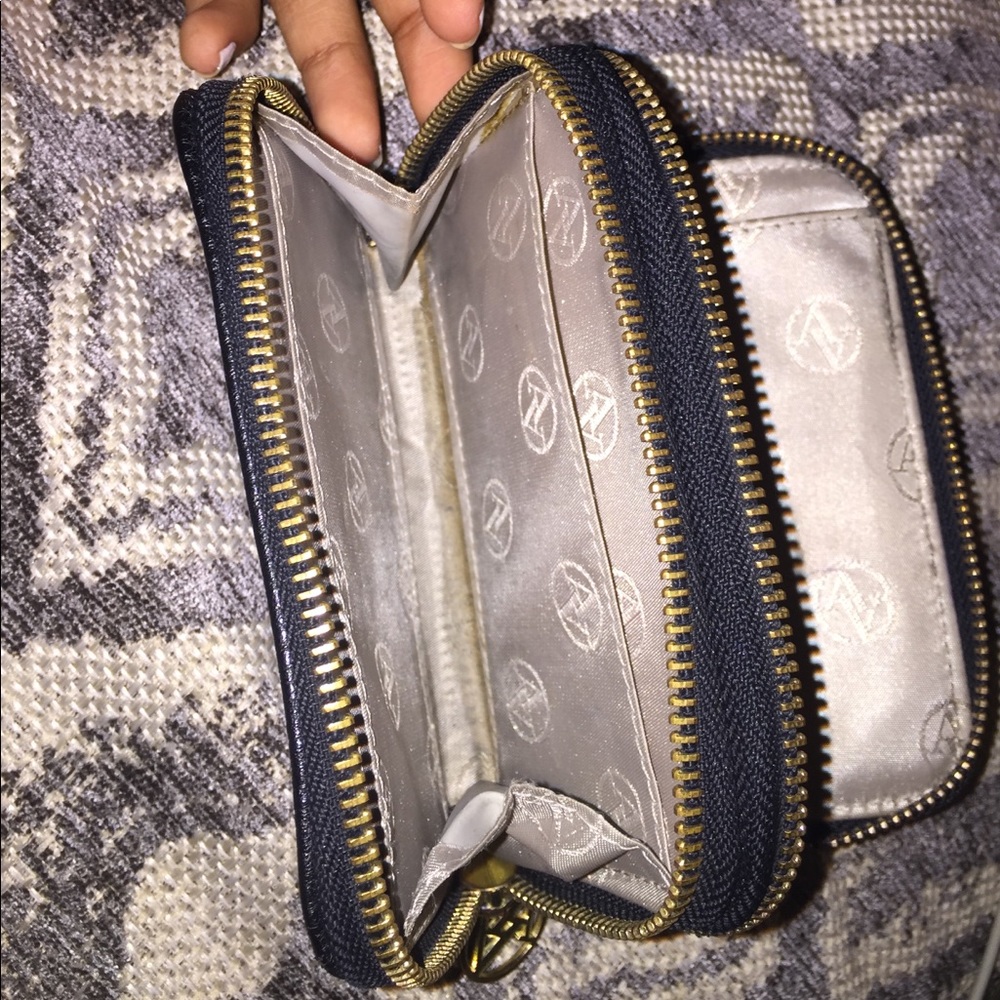 Wallet - Picture 4 of 6